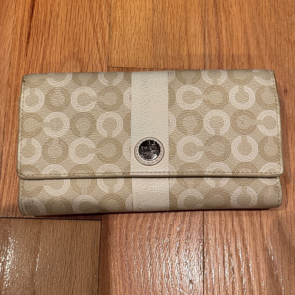 Coach Beige and White Patterned Wallet